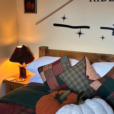 Bumbleberry Cottage Gresford 外观 照片
